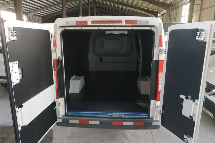 Used Foton Intelligent Blue Elf E7 2024 Facelifted All-Electric Van Flat Roof 2 Seats Evey Lithium Energy 41.86 kWh