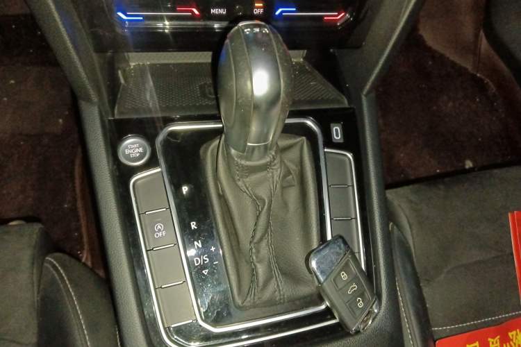 Used Volkswagen Magotan 2020 330TSI DSG Luxury Edition Gear Lever