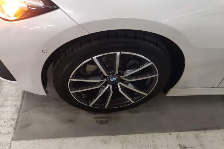 Used BMW 3 Series 2024 325Li M Sport Package Left Front Wheel Hub