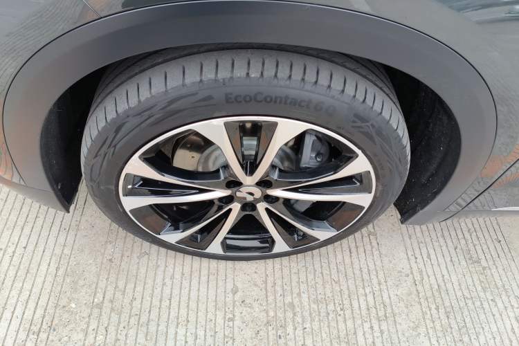 Used Nio ES8 2024 75 kWh Executive Edition Exterior 1