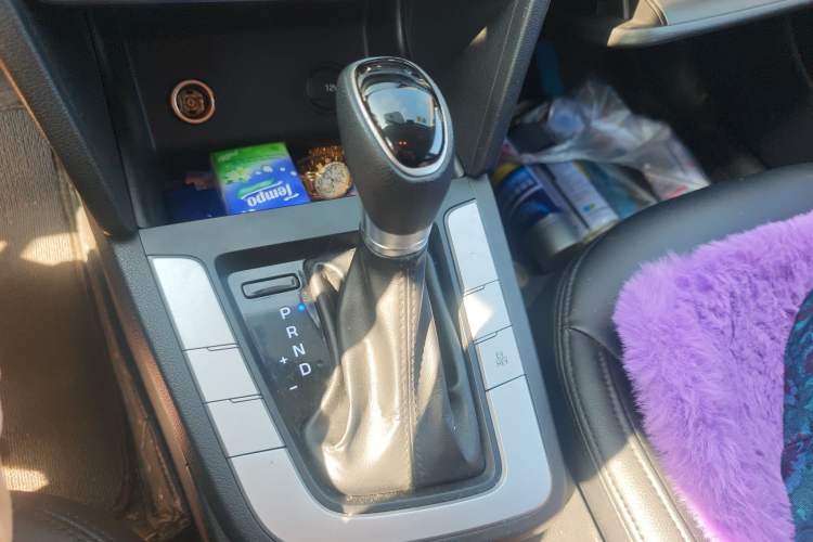 Used Hyundai Elantra PHEV 2019 1.6L PHS Comfort Edition Gear Lever