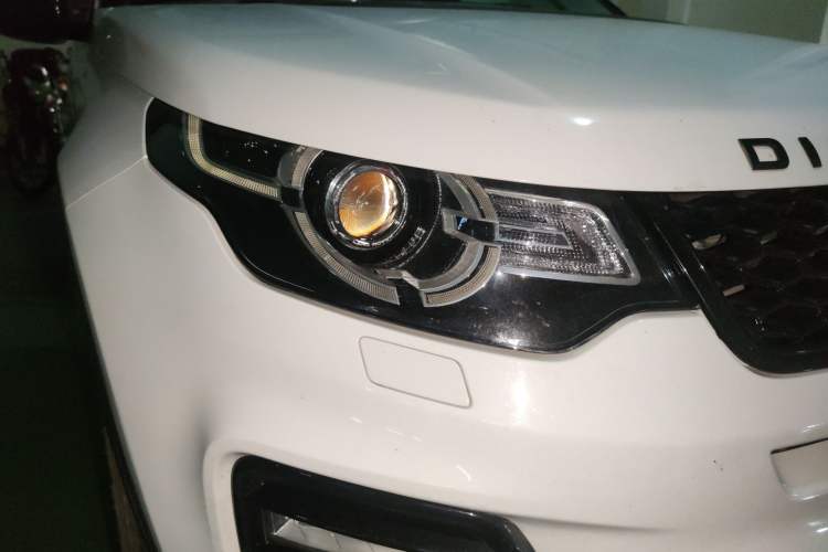 Used Land Rover Discovery Sport 2018 240 PS SE Version