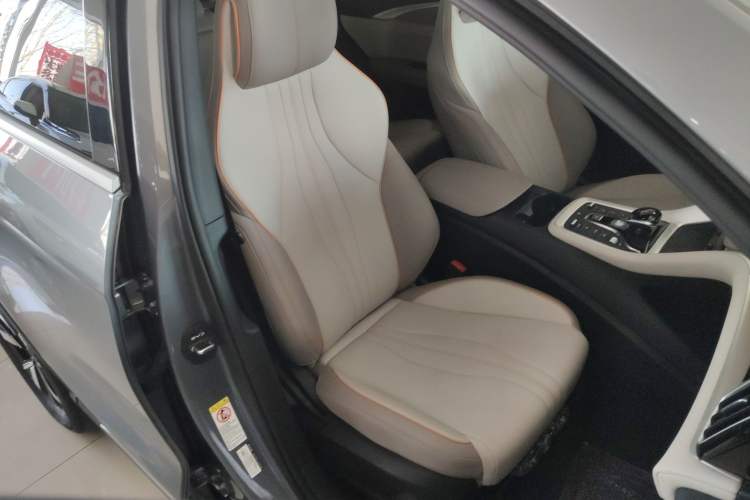 Used BYD Song Pro New Energy 2024 HONOR Edition DM-i 71KM Navigation Model Right Front Seat