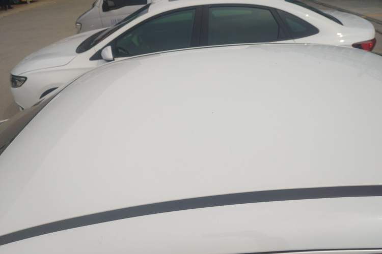 Used Bestune B50 2013 1.6L manual Comfort trim level Roof