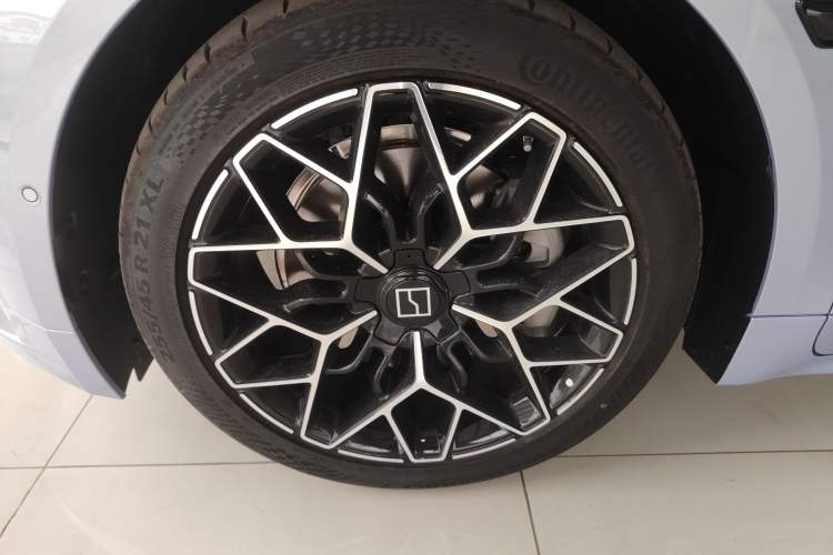 Used Zeekr 001 2026 95° All-Wheel-Drive Max Edition Left Front Wheel Hub