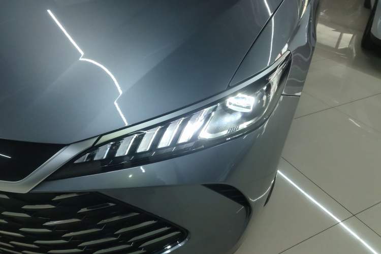 Used BYD Qin PLUS 2025 DM-i Smart Drive 55KM Leading Model Left Front Headlight