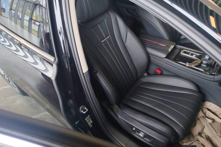 Used Hongqi H5 2023 1.5T DCT Smart Connect Flagship Edition Right Front Seat