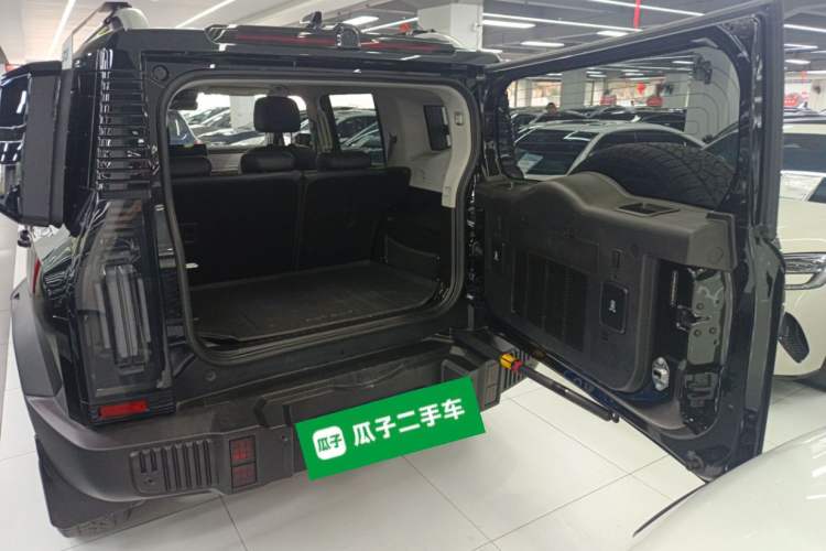 Used JETOUR Traveler 2023 2.0T Four-Wheel Drive Conqueror Trunk