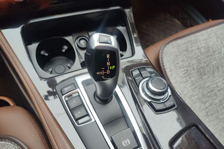 Used BMW 5 Series 2014 525Li Leading Model