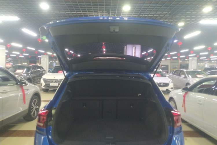 Used Volkswagen T-ROC 2020 280TSI DSG Two-Wheel Drive R-Line Pro
