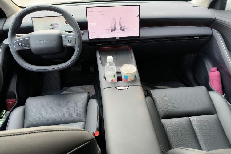 Used Nissan N6 2026 Model 180 Max Center Console