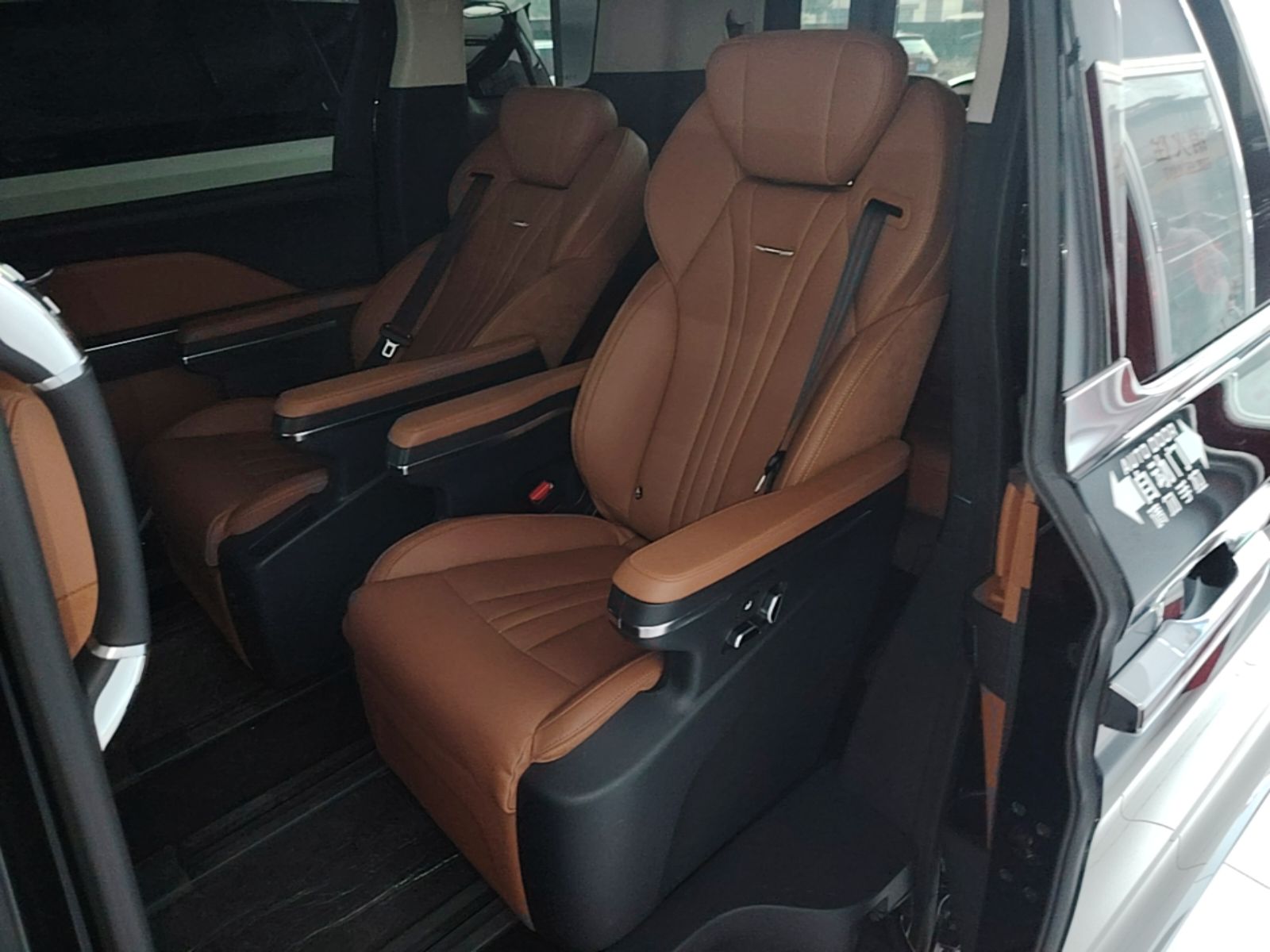 Hongqi HQ9 2023 2.0T Smart Connect Flagship Edition - Chinese Trim Yue — снимка 20