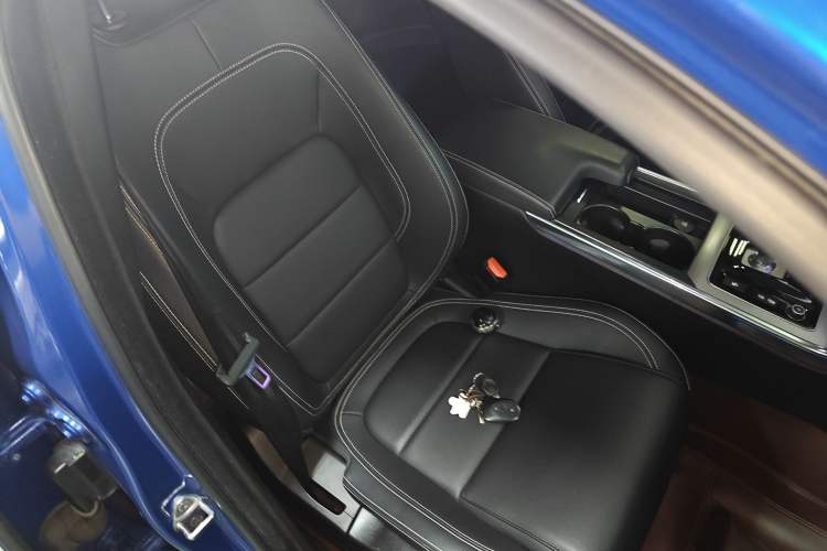 Used Jaguar XEL 2020 2.0T 200PS R-DYNAMIC Youth Sports Edition Right Front Seat