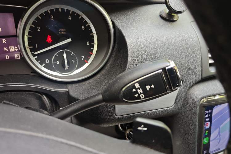 Used Mercedes-Benz R-Class 2014 R 320 4MATIC Business Model