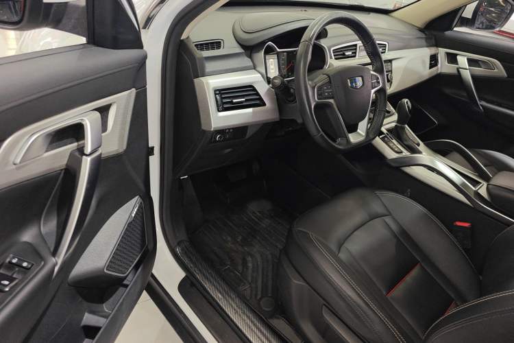 Used Geely Auto Emgrand X7 Sport 2018 1.8TD Automatic Two-Wheel Drive Zhiya Model