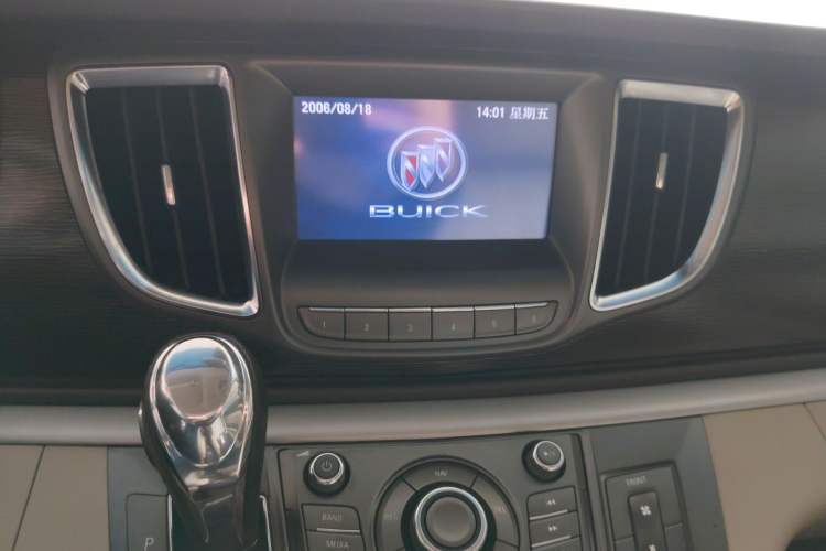 Used Buick GL8 2011 2.4L LT Luxury Business Executive Edition Audio And AC Panel