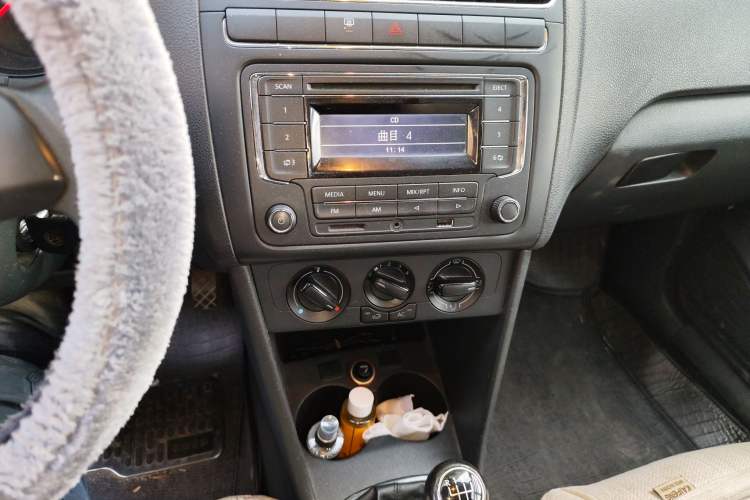 Used Volkswagen Polo 2013 1.4L Manual Comfort Edition
