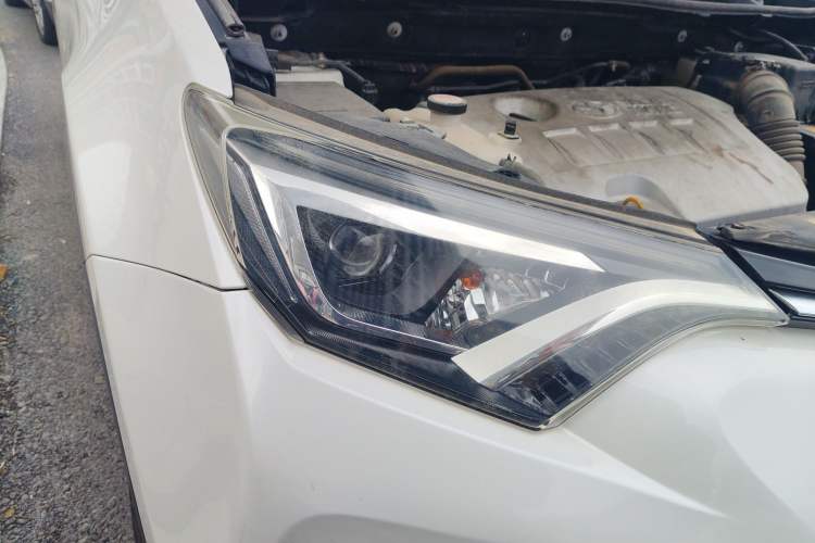 Used Toyota RAV4 2016 2.0L CVT Two-Wheel Drive Smart Edition China V Standard