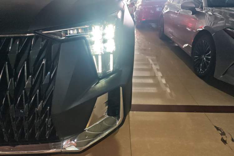 Used GAC Trumpchi GS8 2022 Dual-Engine Series 2.0TM Two-Wheel Drive Prestige Edition (7 Seats)