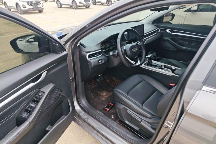 Used Geely Auto Emgrand 2025 4th Generation 1.5L CVT Luxury Version Driver Seat