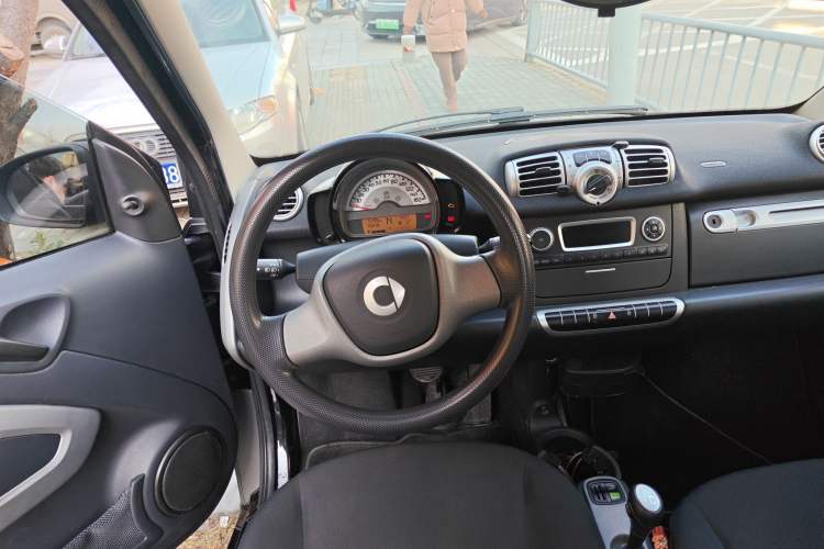 Used smart fortwo 2013 1.0 MHD New Year Special Edition
