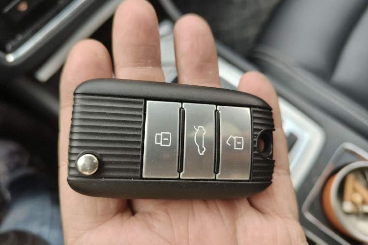 Used Roewe i6 New Energy 2017 45T Hybrid Connect & Smart Enjoyment Edition
