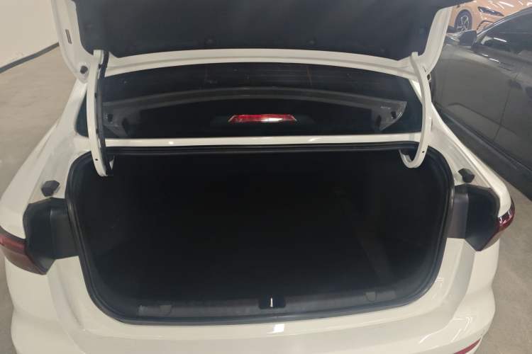 Used Geely Auto Emgrand 2023 4th Generation Champion Edition 1.5L CVT Prestige Model
