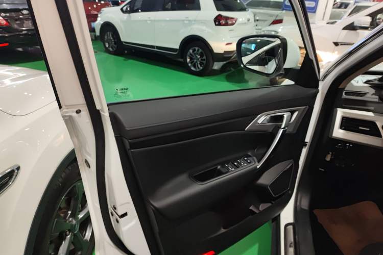 Used Geely Auto Emgrand X7 Sport 2016 1.8TD Automatic ZhiShang Model