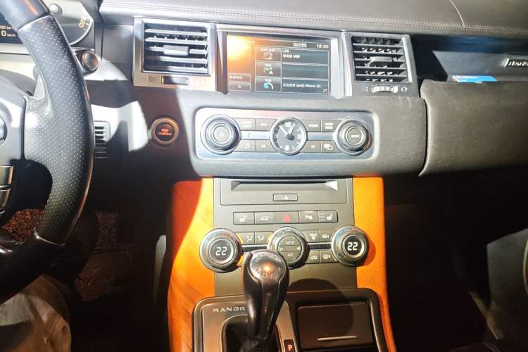 Used Land Rover Range Sport 2012 5.0 SC V8 HSE Audio And AC Panel