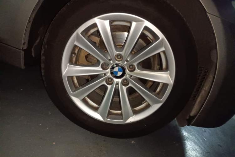 Used BMW 5 Series 2013 525Li Leading Model