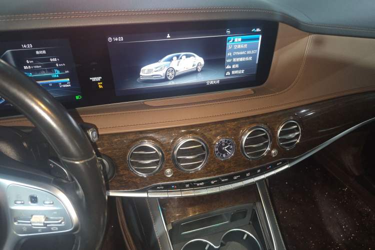 Used Mercedes-Benz S-Class 2018 S 320 L Audio And AC Panel