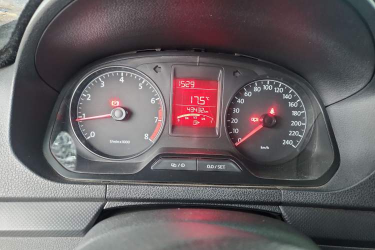 Used Volkswagen Jetta 2013 1.6L Manual Fashion Edition
