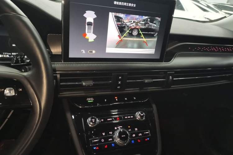 Used Lincoln Corsair 2022 2.0T Two-Wheel Drive Deluxe Edition Audio And AC Panel