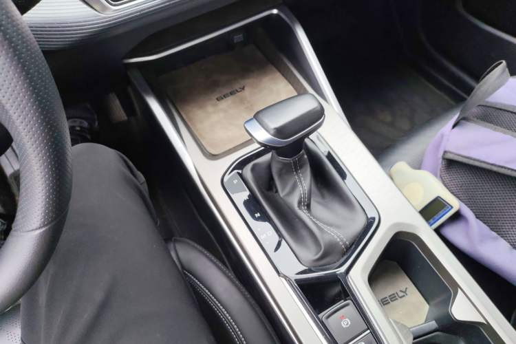 Used Geely Auto Emgrand 2023 4th Generation Champion Edition 1.5L CVT Luxury Model Gear Lever