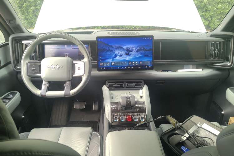 Used Formula Leopard Leopard 5 2023 Navigator Edition
