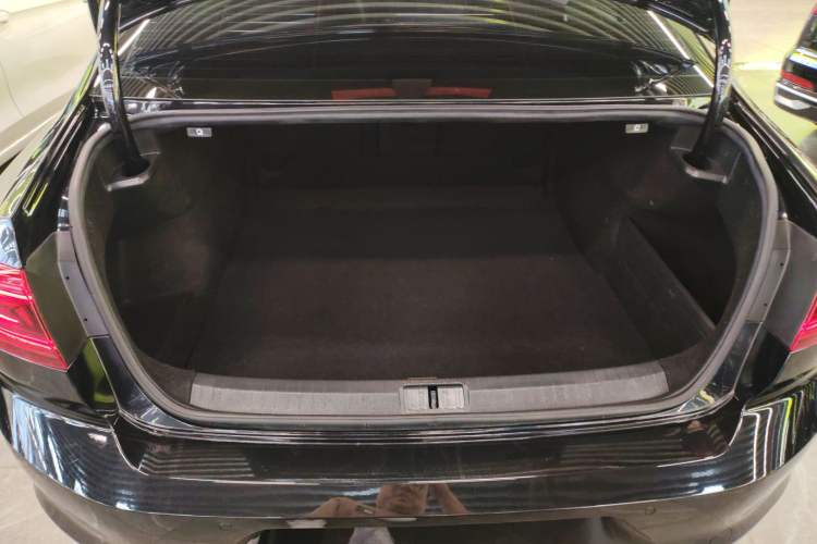 Used Volkswagen Magotan 2020 330TSI DSG Leading Model Trunk