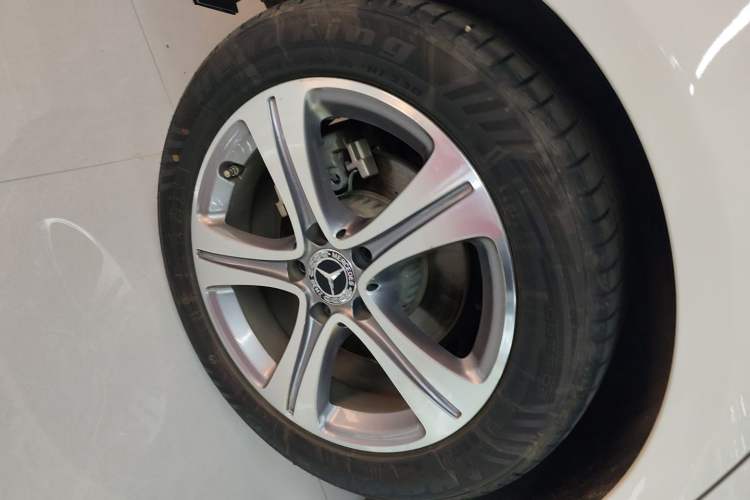 Used Mercedes-Benz C-Class 2021 C 260 L Sport Edition Right Rear Wheel Hub