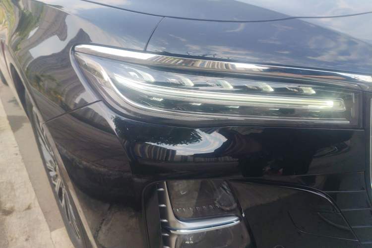 Used Hongqi H5 2024 2.0T Automatic Smart Connect Flagship Edition Right Front Headlight