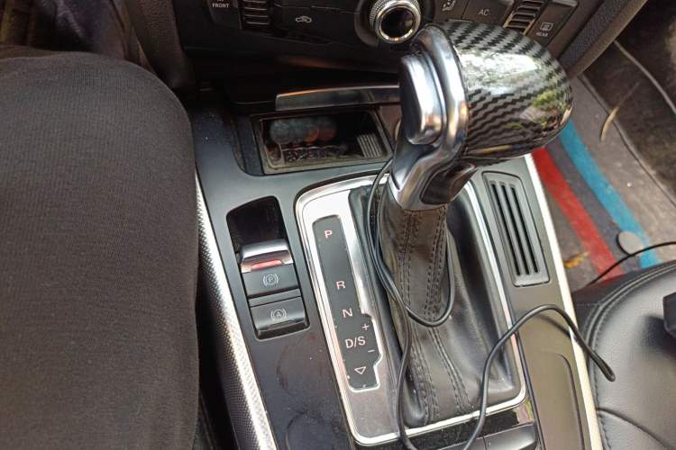 Used Audi A4L 2013 35 TFSI Automatic Standard Model Gear Lever