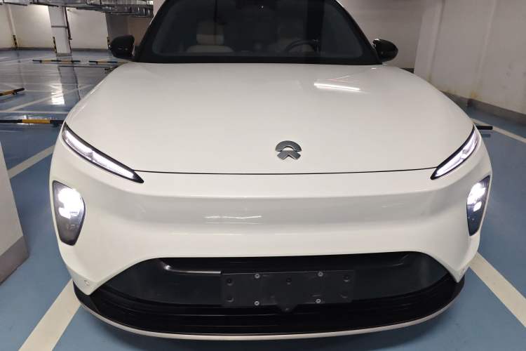 Used Nio ES8 2023 75 kWh Front