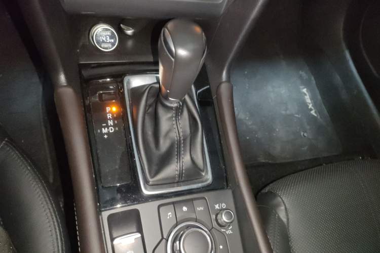 Used Mazda 3 Axela 2017 Sedan 2.0L Automatic Flagship Model China V Standard
