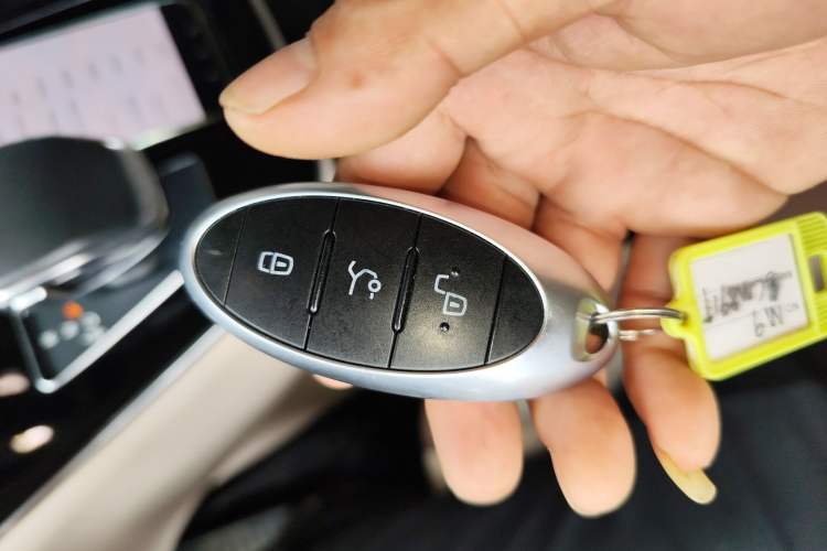 Used Bestune M9 2023 2.0T Ultimate Edition
