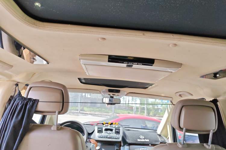 Used Mercedes-Benz Viano 2011 2.5L Prestige Edition Headliner