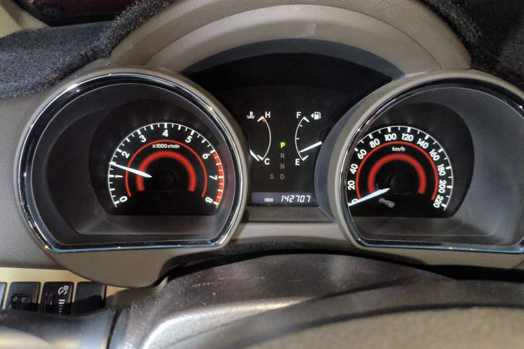 Used Toyota Highlander 2012 2.7L Two-Wheel Drive 7-Seater Luxury Edition Instrument Cluster