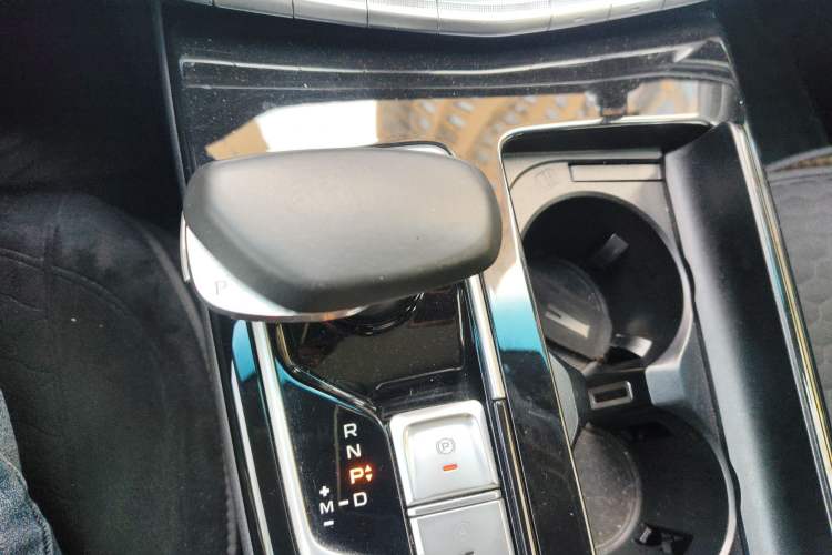 Used Geely Auto Emgrand GT 2018 1.5T MHEV Shining Edition Gear Lever