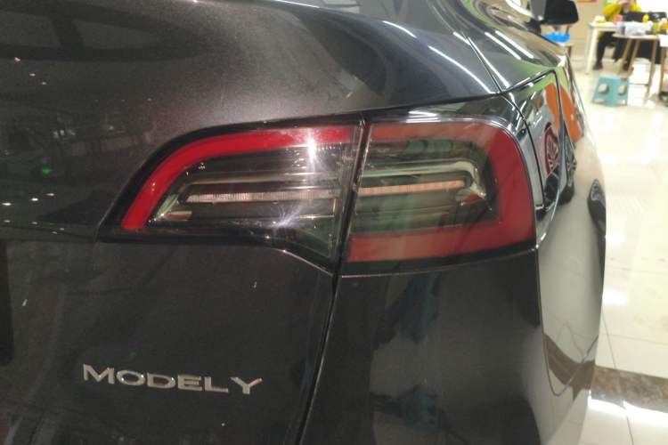 Used Tesla Model Y 2024 Long-Range All-Wheel-Drive Version
