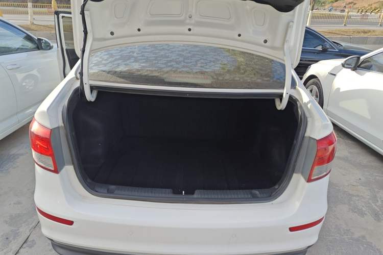 Used Kia K2 2015 Sedan 1.4L Automatic GLS
