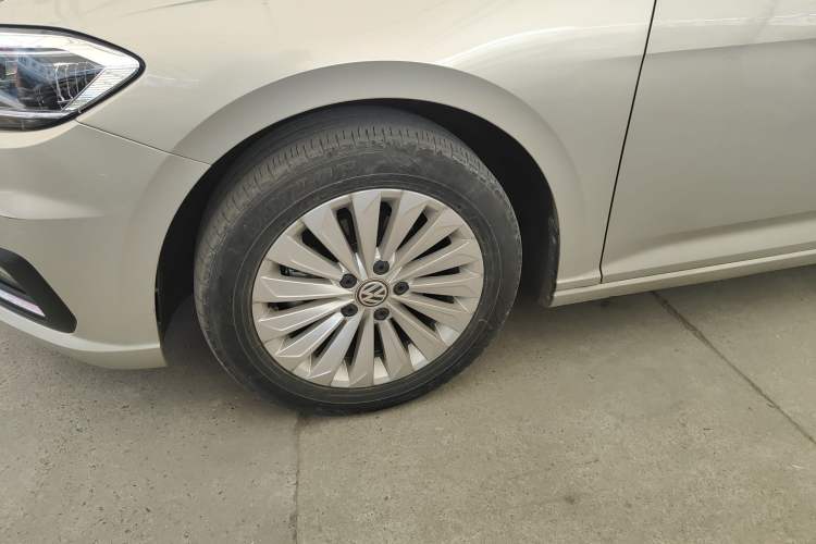 Used Volkswagen Lavida 2018 1.5L Automatic Comfort Edition China V Standard Left Front Wheel Hub