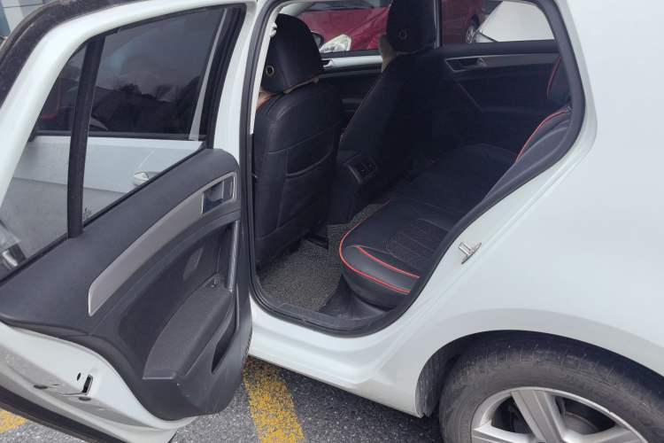 Used Volkswagen Golf 2018 1.6L Manual Fashion Edition