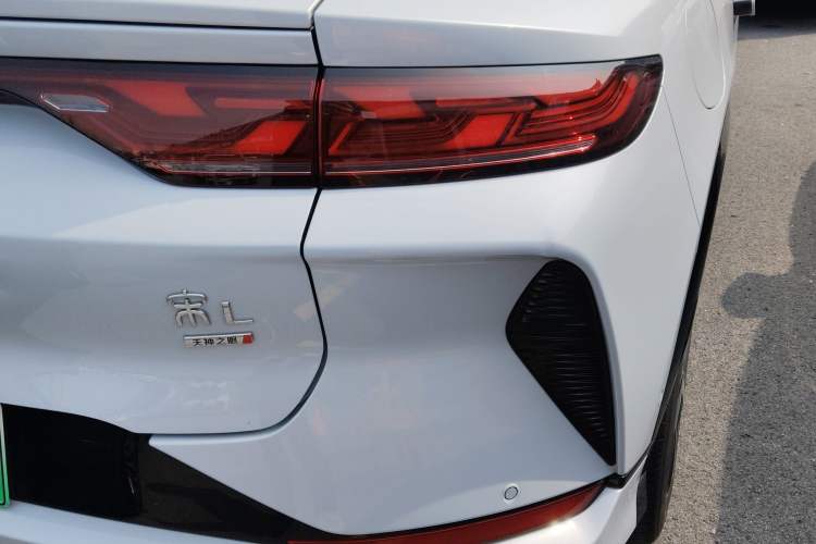 Used BYD Song L EV 2025 Intelligent Driving Version 662 km LiDAR Excellence Edition